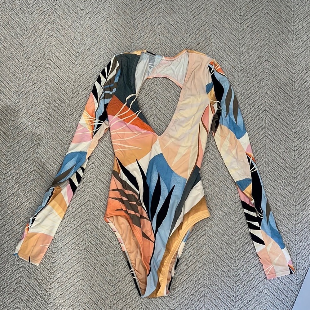 Long sleeve billabong swimsuit